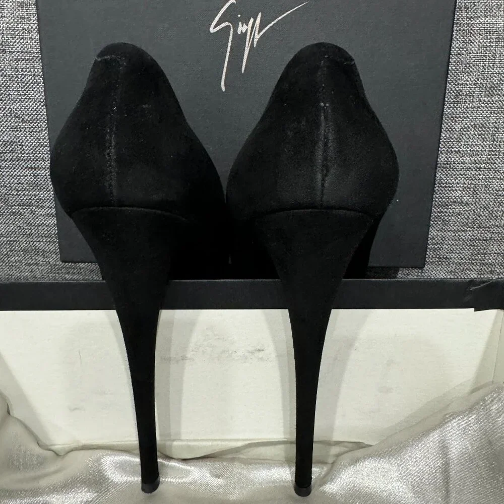 GIUSEPPE ZANOTTI  Eva Black Suede Pumps, size 38.5 - Picture 16 of 17